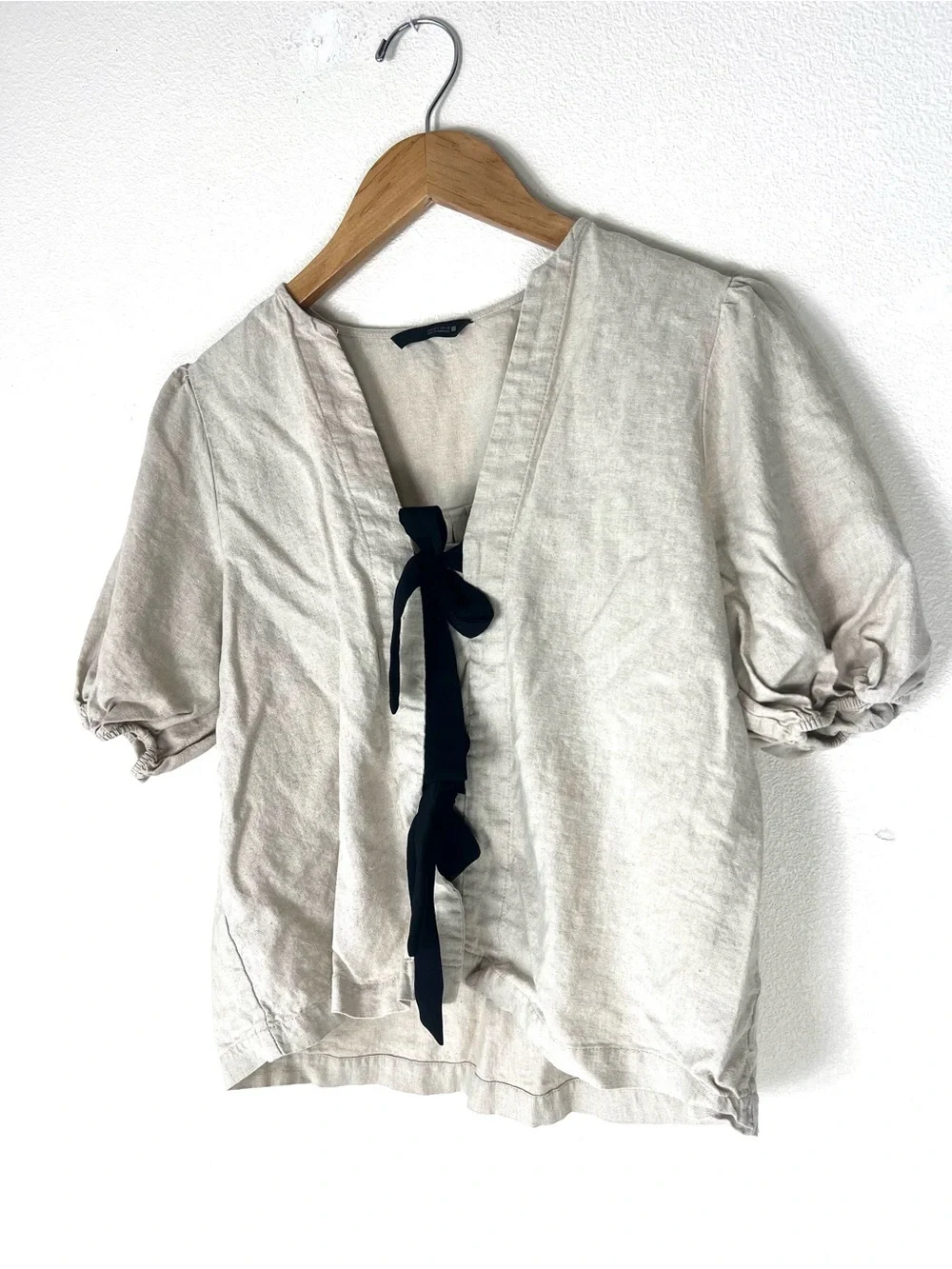 Zara Beige Linen Short Sleeve Top with Black Bow Ties Small